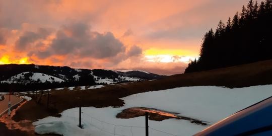 18 Blick Raitenbucher Höhe aus in Richtung Feldberg Winter Sonnenuntergang